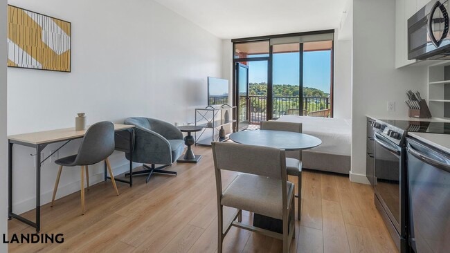 Building Photo - 632 Howard Rd SE Unit 440