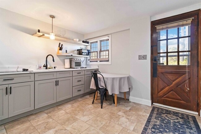 Photo - 21A Stowe Rd Unit A