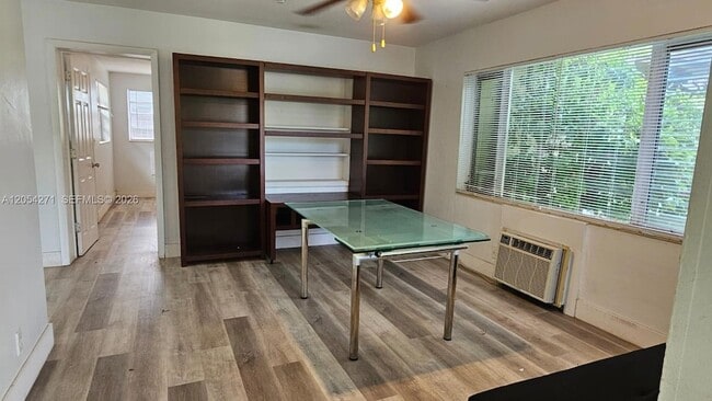 Photo - 808 NE 10th St