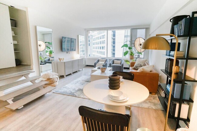 Photo - 21 E Chestnut