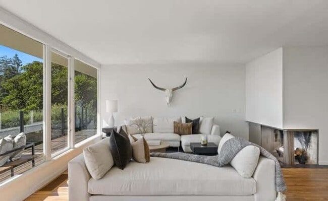 Building Photo - 1072 Keeler Ave Unit ID1364156P