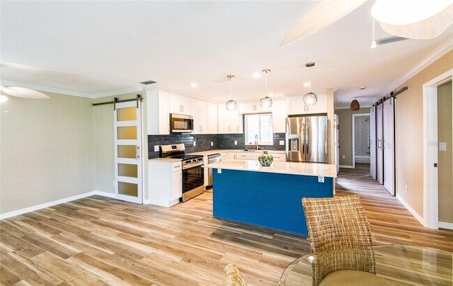 Photo - 1900 Benjamin Franklin Dr