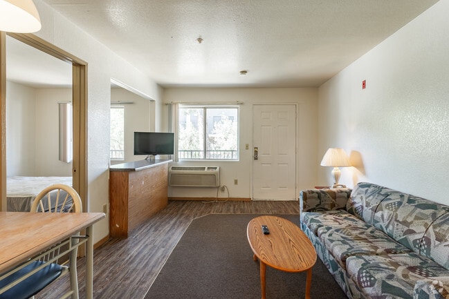 1BR, 1BA Large Living Area - Sportsman's Royal Manor