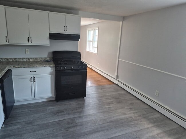 Photo - 186 Broad St Unit 5