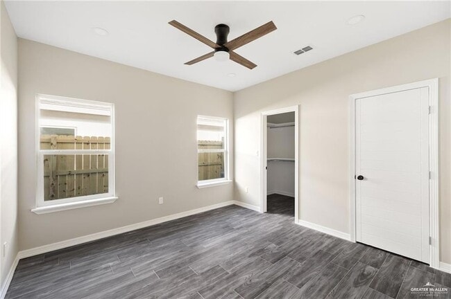 Photo - 5701 Notre Dame Ave Unit 4