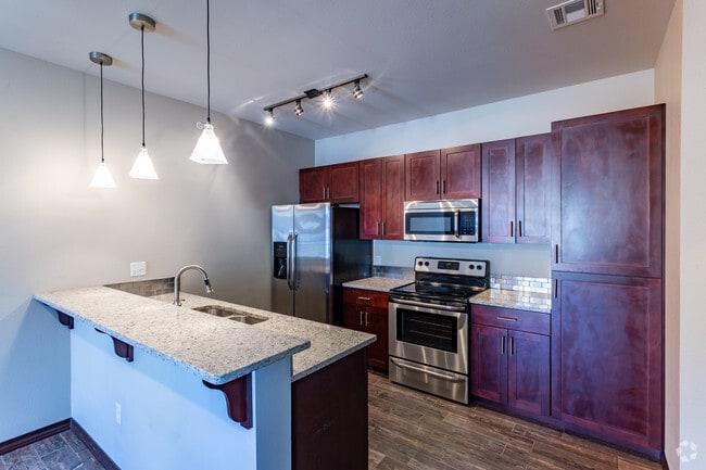 2BR, 2BA - Castellet - Villas at the Plaza