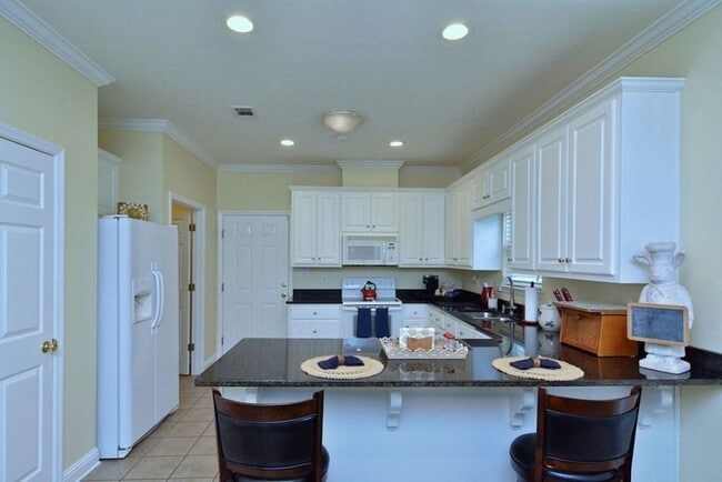 Photo - 1900 Sussex Ct