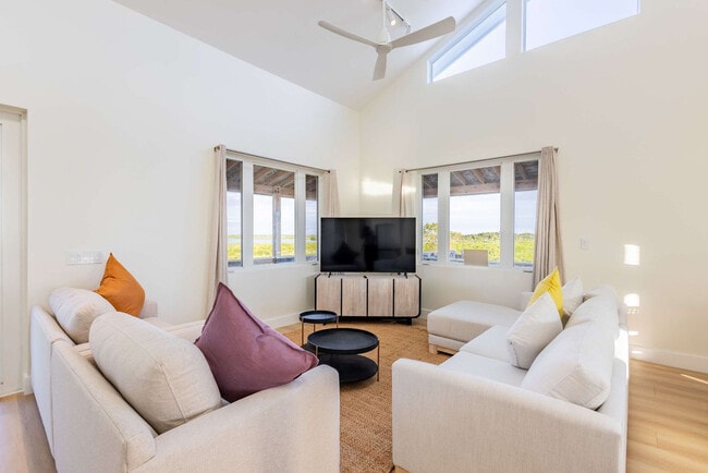 Building Photo - 18954 Acosta Rd Unit ID1297838P