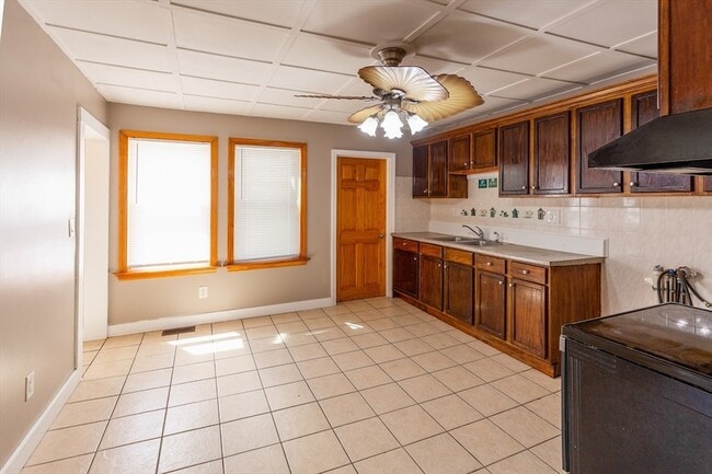 Photo - 406-408-408 Court St Unit 406
