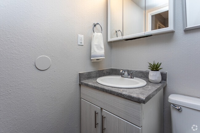 1BR, 1BA - 617SF - Hudson at Highline