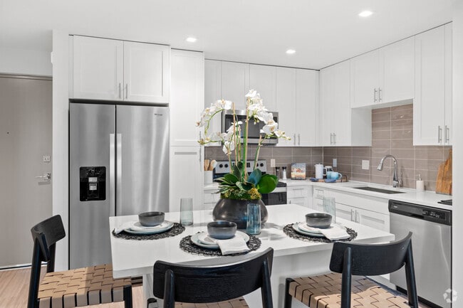 Building Photo - River North