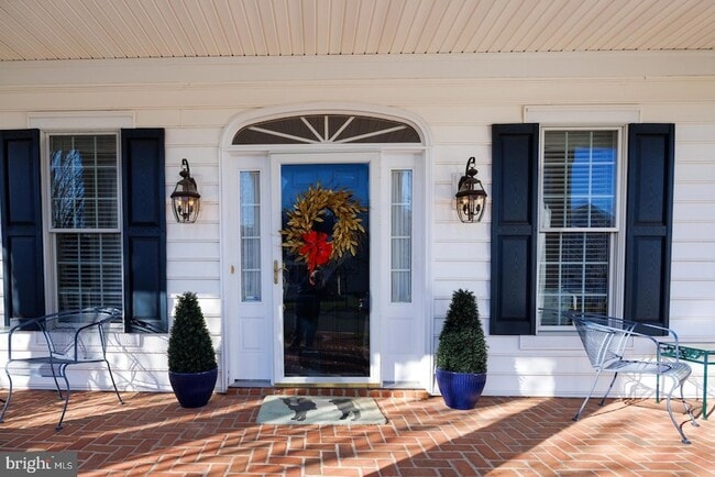 Photo - 7058 Thomas Ln