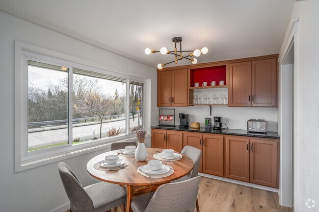 3BR, 2BA - 1,500SF - Dining Room - 3732 N Stevens St