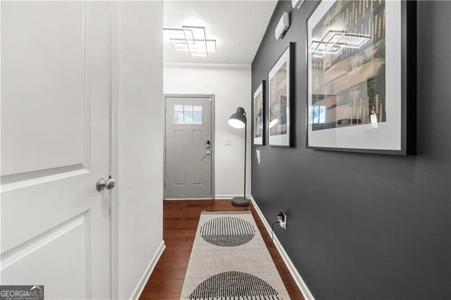 Photo - 580 Morrow Ln