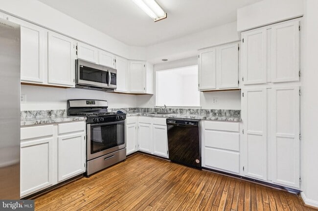 Photo - 1925 Inglebrook Dr