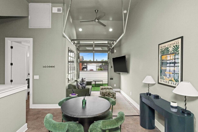 Photo - 772 E Argyle Ave Unit ID1312337P