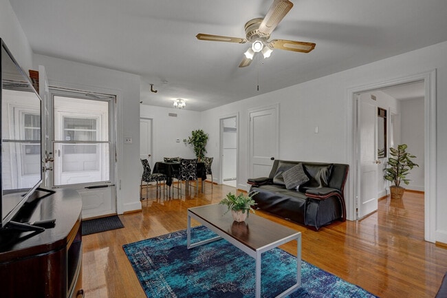 Photo - 814 N Buchanan Blvd Unit SI ID1388446P