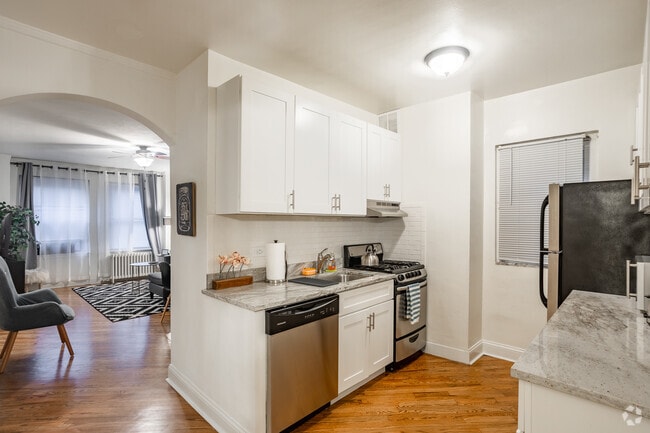 Photo - 14 West Elm Apartments