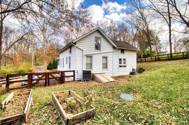 Photo - 7249 State Rd
