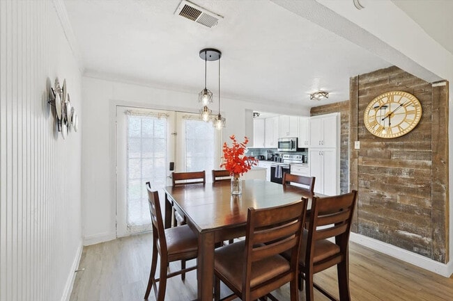 Photo - 711 Red Oak Ln Unit ID1019621P