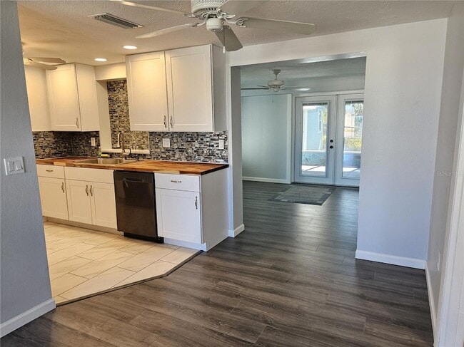 Photo - 8229 Cypress Rd