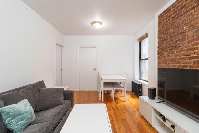 Building Photo - 320 E 93rd St Unit ID1032045P