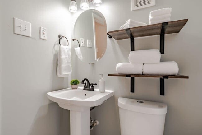 Photo - 57 N Ann St Unit ID1043457P