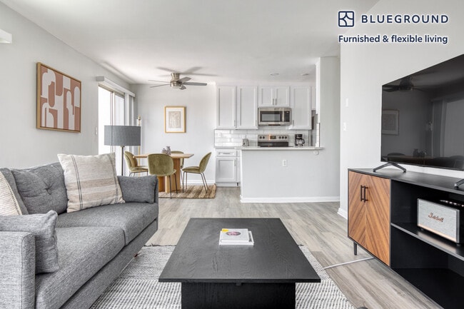 Photo - 1635 N Martel Ave Unit FL5-ID500