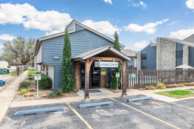 Building Photo - Landry Apartment