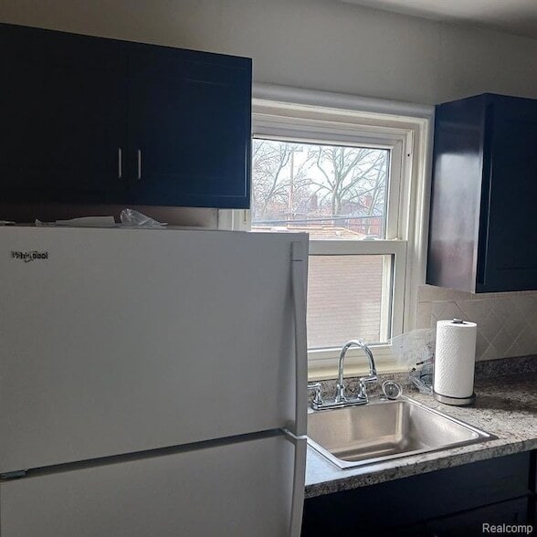 Photo - 18411 Meyers Rd