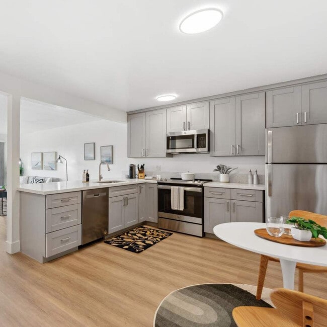 Building Photo - DEL CORONADO