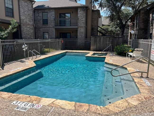 Photo - 11839 Parliament Dr