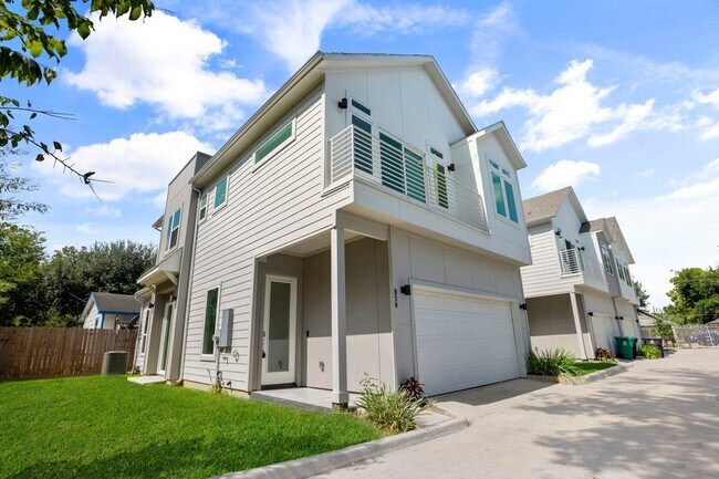 Photo - 861 Prosper St