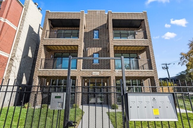 Building Photo - 6453 S Ingleside Ave Unit 3S