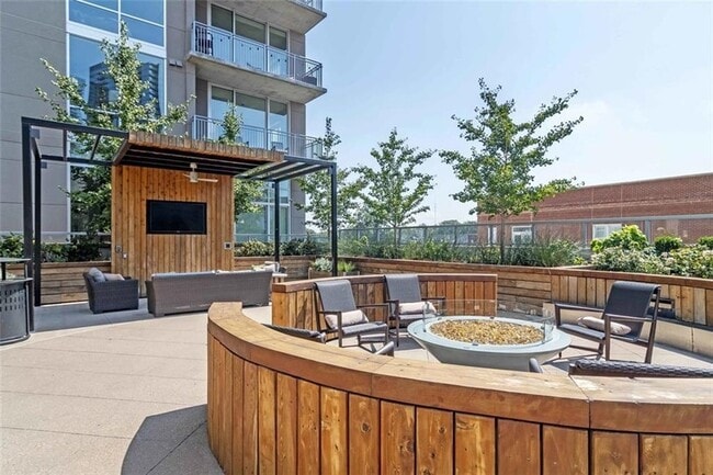 Photo - 205 12th St NE