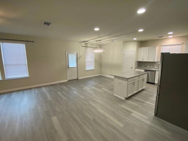 Photo - 97 Quarryman Dr