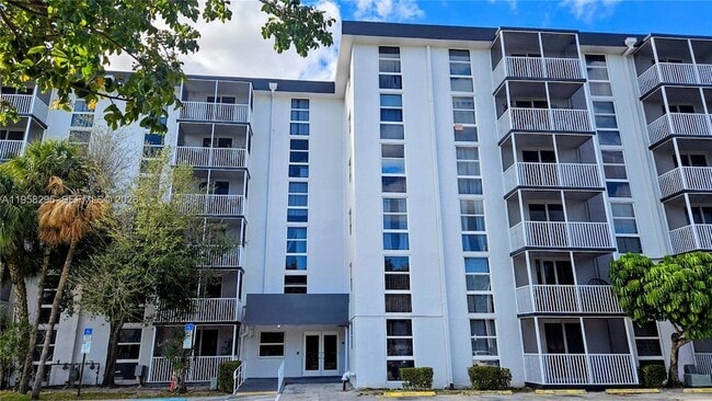 Building Photo - 16851 NE 23rd Ave Unit A217