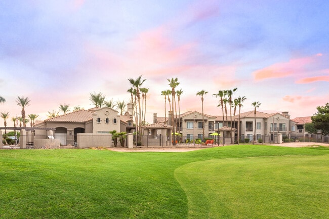 Building Photo - The Linq