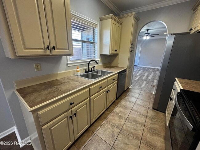 Photo - 201 Pavilion St