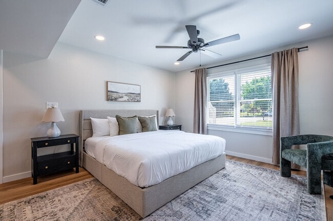 Photo - 18 Huntcliff Dr Unit ID1234812P