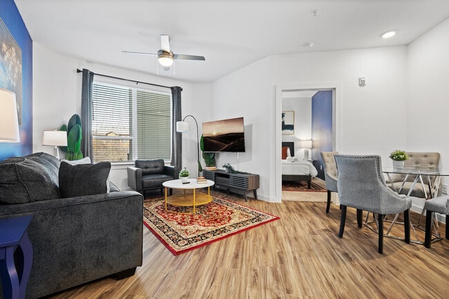 Photo - 2425 E Riverside Dr Unit ID1240403P