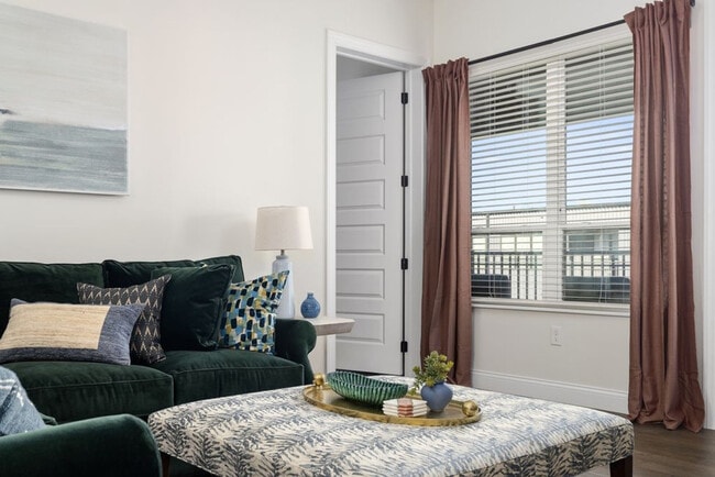 Photo - 1079 N High St Unit ID1257774P