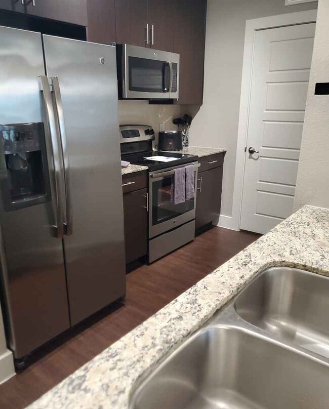 Photo - 2017 Al Lipscomb Way Unit SI FL3-ID396655P