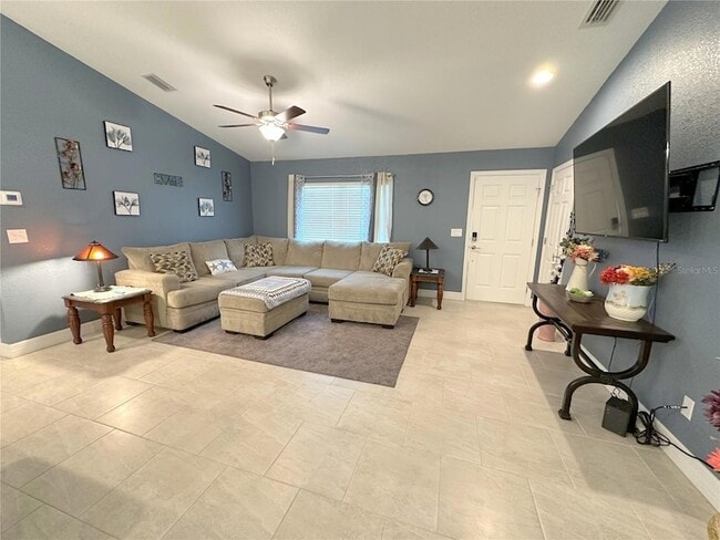 Photo - 5153 Bayley St