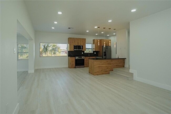 Photo - 6821 Marius Rd