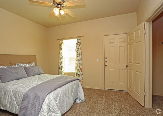 1BD,1BA_624 SF - Bedroom - Georgia Villas