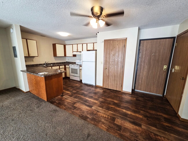 Photo - Pine Pointe Apartments