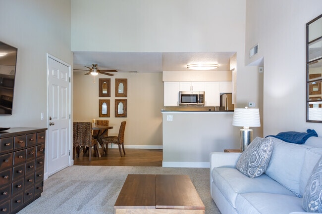 1BR, 1BA - 692SF - The Villages