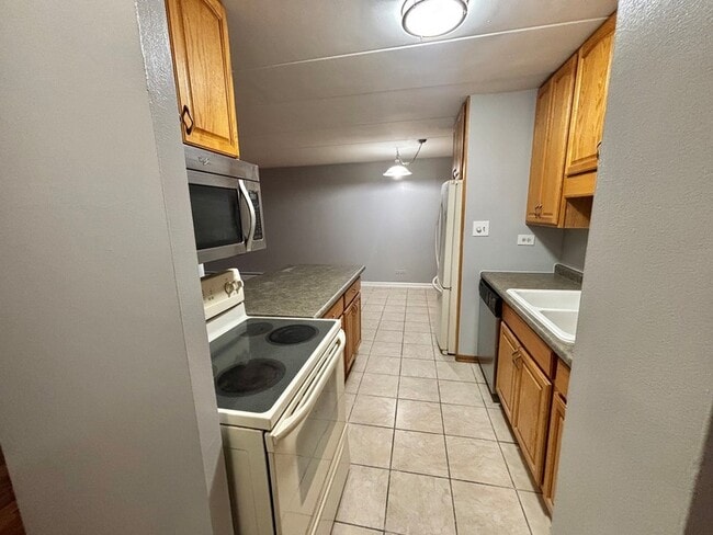 Photo - 18 E Old Willow Rd Unit 425N