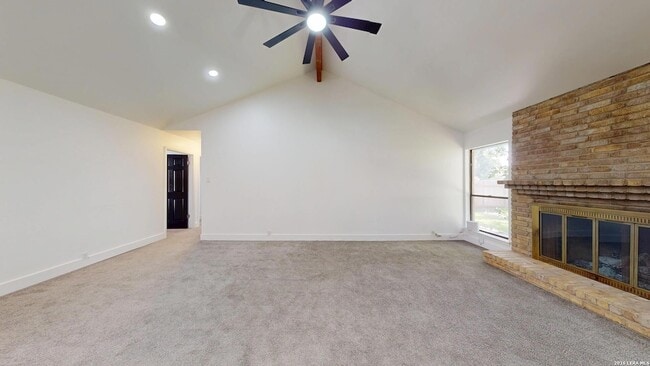 Photo - 318 Renee Dr